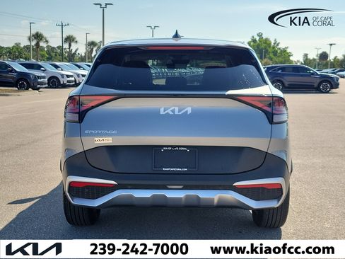 Certified 2024 Kia Sportage EX FWD image 5