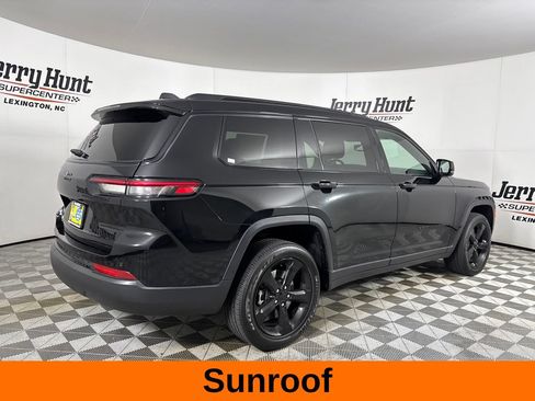 Used 2023 Jeep Grand Cherokee L Laredo AWD/4WD image 6