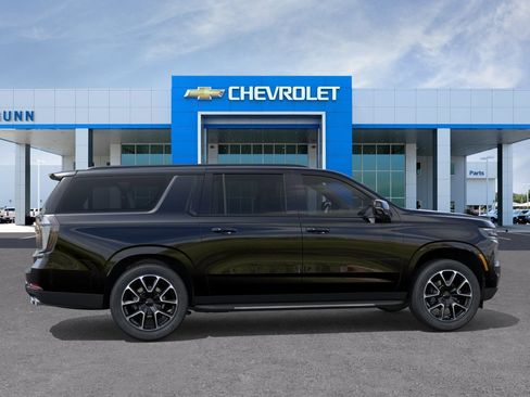 New 2026 Chevrolet Suburban RST w/ RST Capability Package AWD/4WD image 5