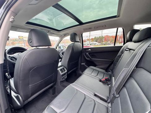 Used 2019 Volkswagen Tiguan SEL Premium image 16