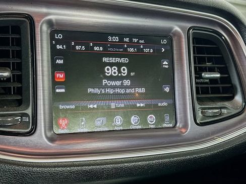 Used 2016 Dodge Challenger SXT w/ Driver Convenience Group RWD image 19