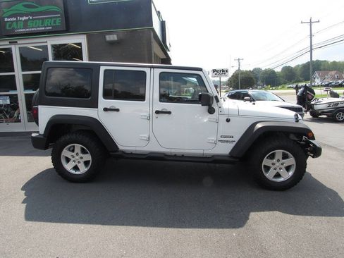 Used 2014 Jeep Wrangler Unlimited Sport w/ Quick Order Package 24S AWD/4WD image 3