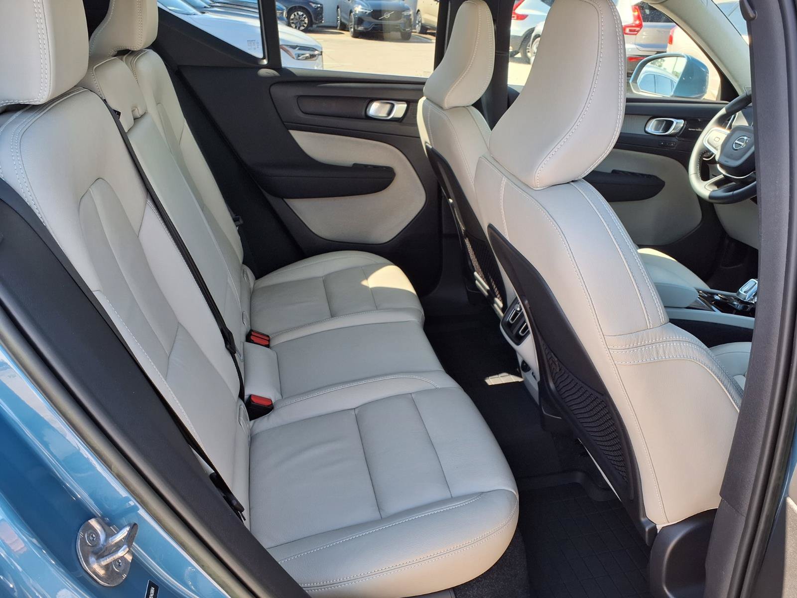 Certified 2023 Volvo XC40 B5 Ultimate w/ Protection Package Premier AWD/4WD image 15