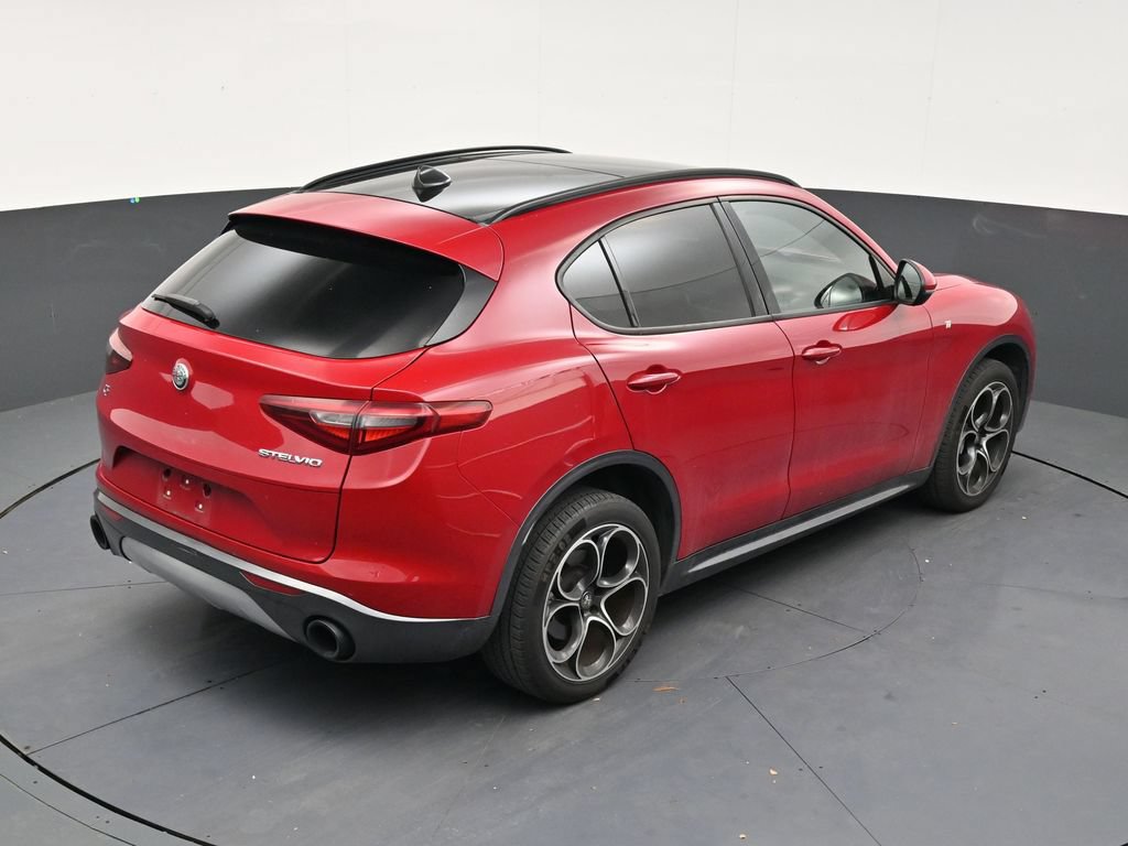 Used 2022 Alfa Romeo Stelvio Ti w/ Active Assist Plus Package AWD/4WD image 15