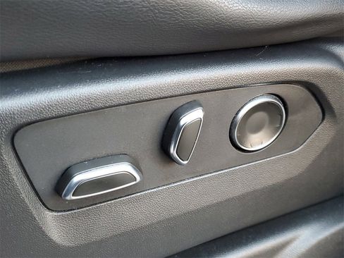 Used 2024 Cadillac Escalade ESV Luxury image 17