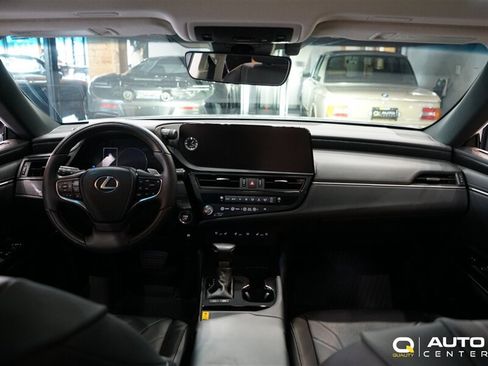 Used 2024 Lexus ES 300h FWD image 16