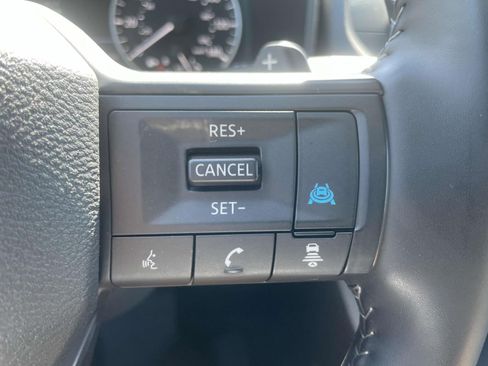 Used 2025 Nissan Rogue SV FWD image 22