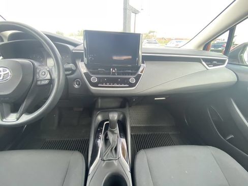 Used 2024 Toyota Corolla LE w/ LE Convenience Package FWD image 5