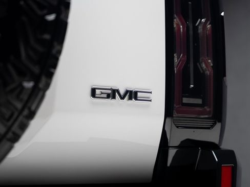 Used 2024 GMC Hummer EV 2X w/ Extreme Off-Road Package AWD/4WD image 34