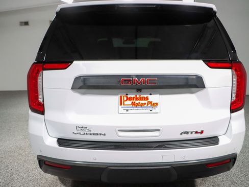 Used 2023 GMC Yukon AT4 w/ AT4 Premium Plus Package AWD/4WD image 8