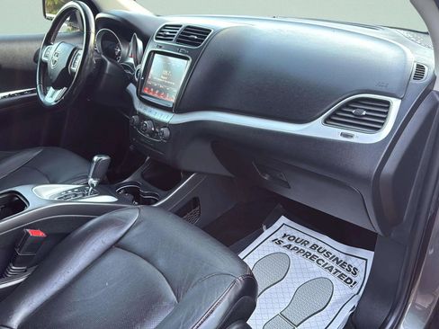 Used 2019 Dodge Journey GT image 32