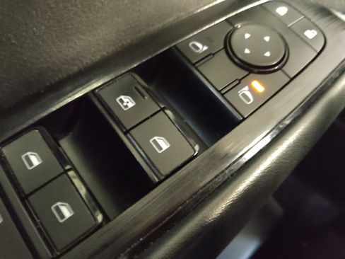 Used 2023 Nissan Rogue S AWD/4WD image 27