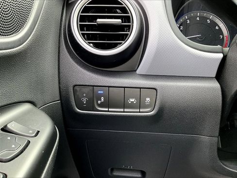 Used 2019 Hyundai Kona SEL AWD/4WD image 14