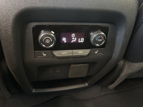 New 2026 Chevrolet Traverse RS AWD/4WD image 24