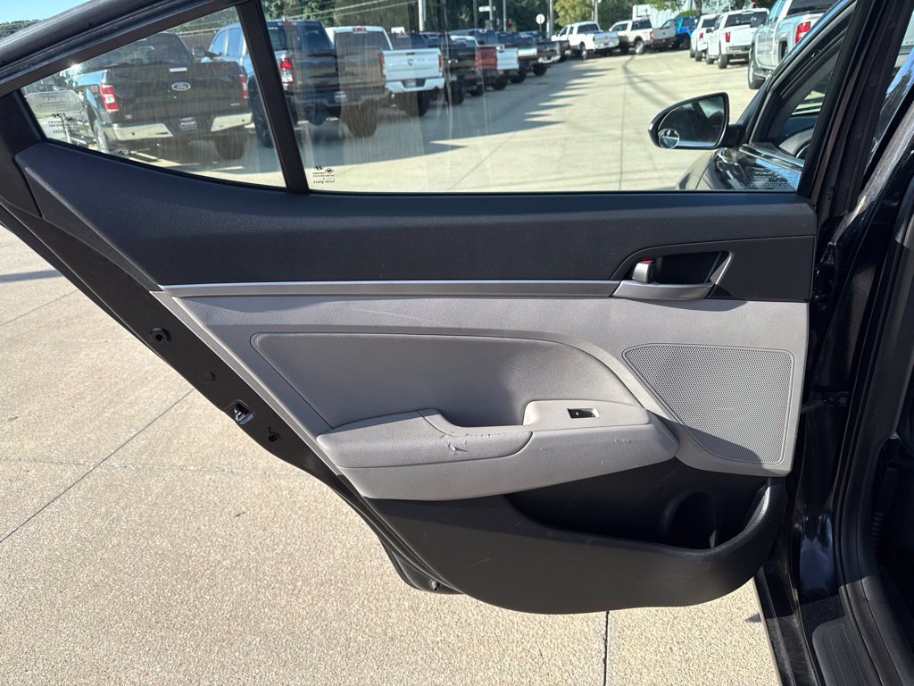 Used 2017 Hyundai Elantra Limited FWD image 41