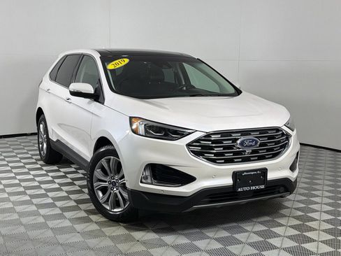 Used 2019 Ford Edge Titanium w/ Equipment Group 301A AWD/4WD image 2