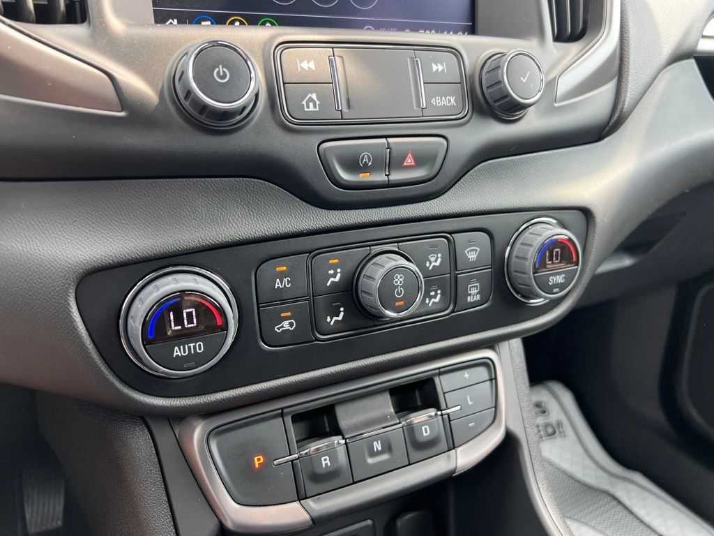 Used 2023 GMC Terrain AT4 AWD/4WD image 10