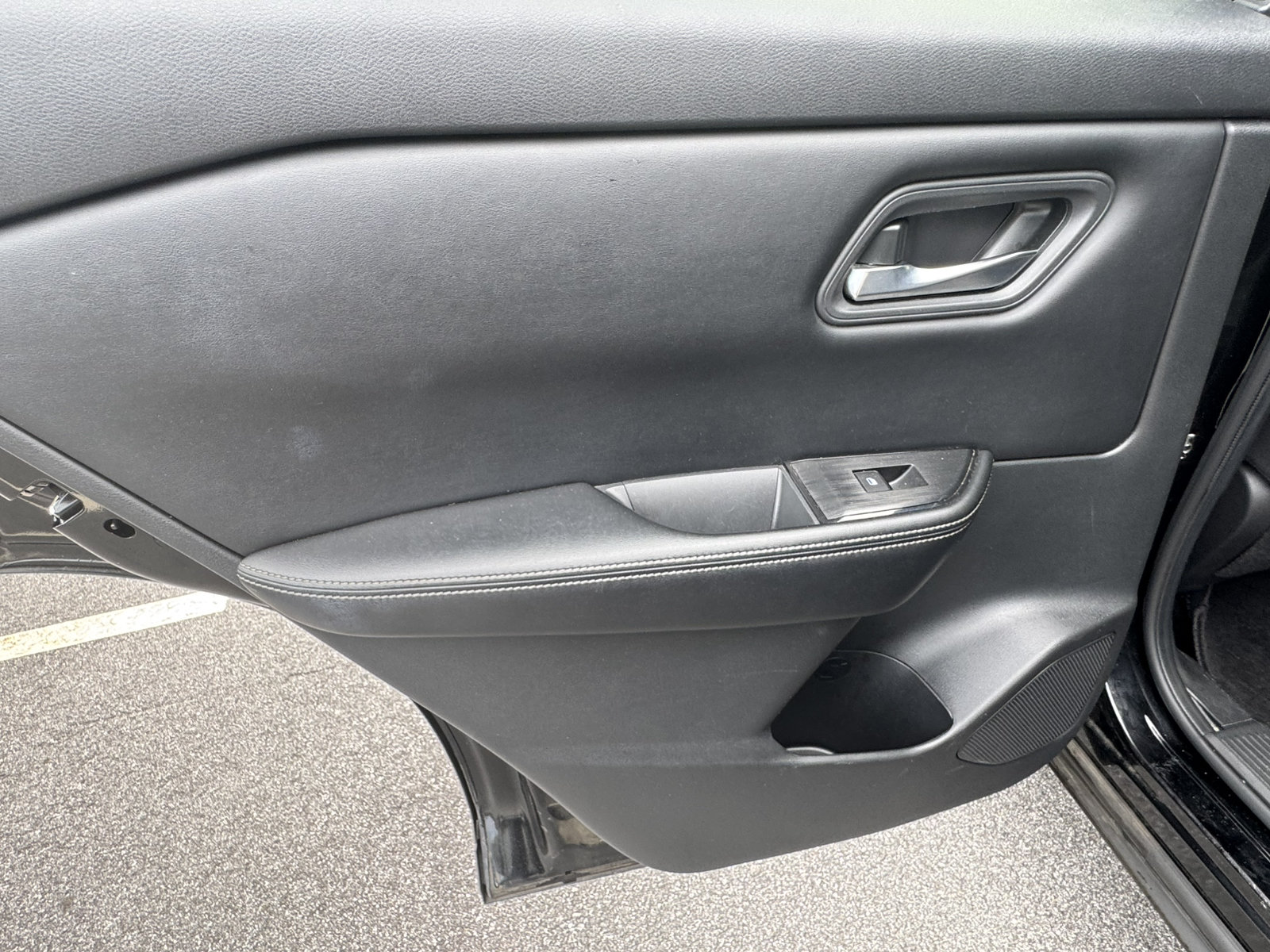 Used 2024 Nissan Rogue SV AWD/4WD image 23