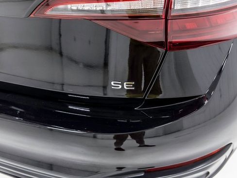 Used 2023 Volkswagen Jetta SE image 7