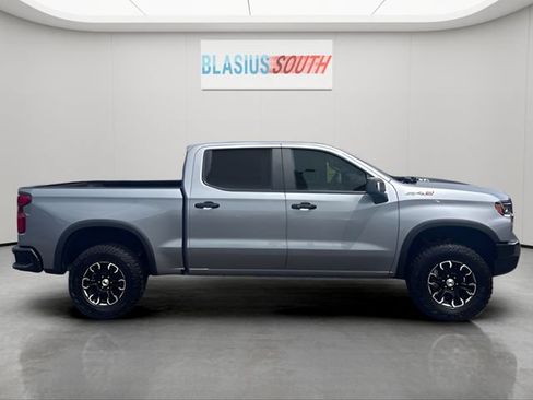 Used 2023 Chevrolet Silverado 1500 ZR2 w/ Technology Package AWD/4WD image 2