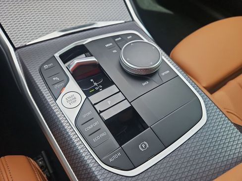 Used 2025 BMW 330i Sedan w/ M Sport Package image 12