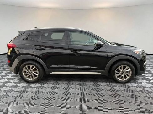 Used 2017 Hyundai Tucson SE Plus AWD/4WD image 8