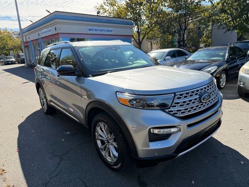 Used 2024 Ford Explorer Limited image 4