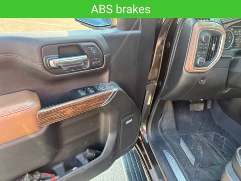 Used 2019 Chevrolet Silverado 1500 High Country w/ Technology Package AWD/4WD image 28