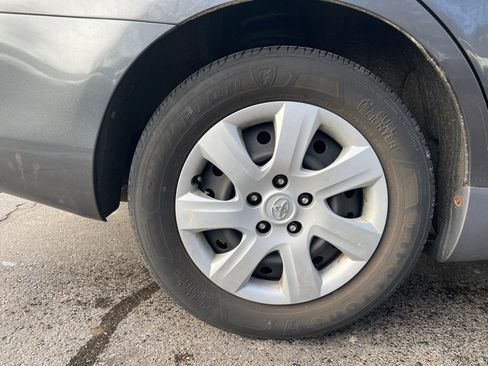 Used 2010 Toyota Camry image 29