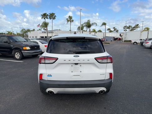 Used 2020 Ford Escape SE image 6