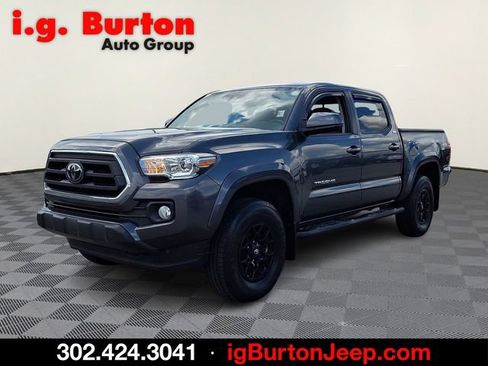 Used 2022 Toyota Tacoma SR5 AWD/4WD image 3