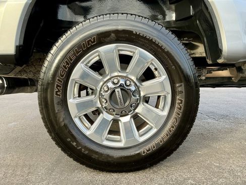 Used 2022 Ford F250 Platinum w/ FX4 Off-Road Package image 20