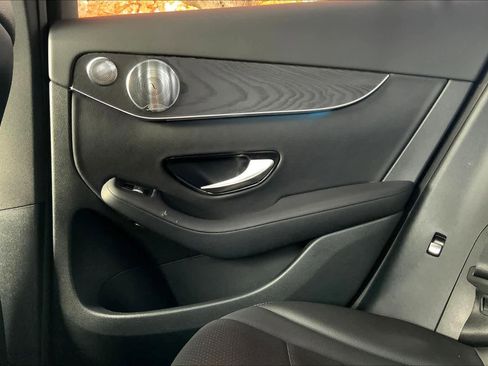 Used 2017 Mercedes-Benz GLC 300 4MATIC image 34