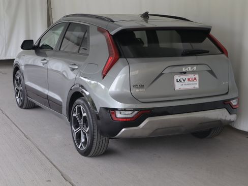 Used 2024 Kia Niro SX Touring FWD image 25