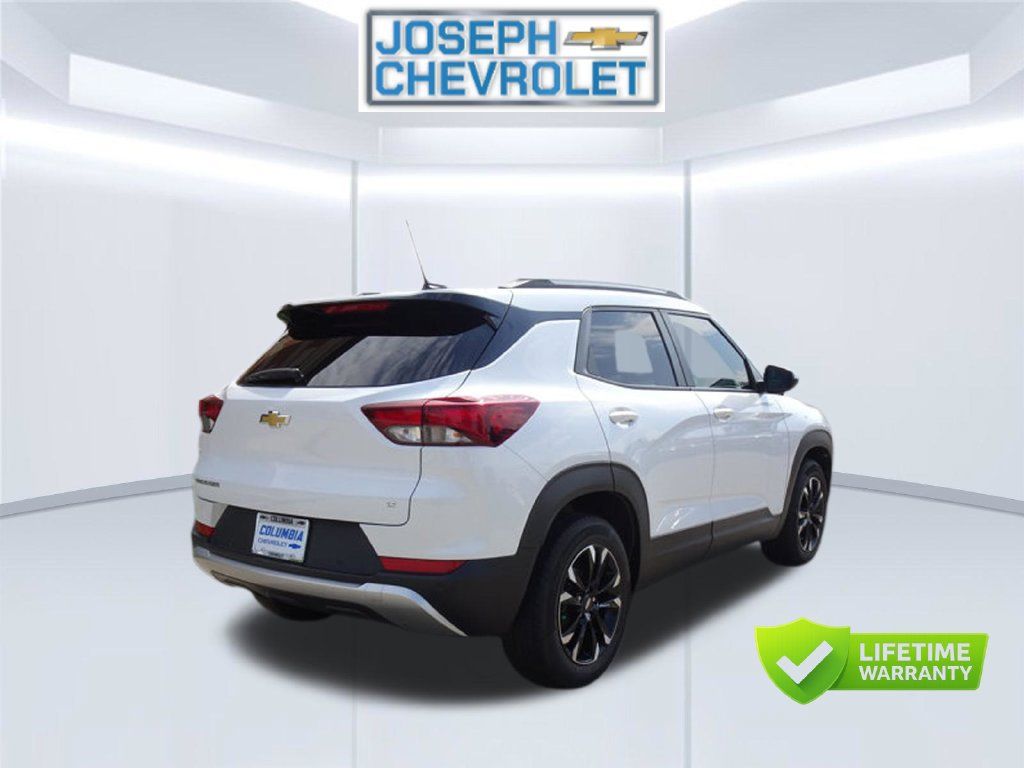 Used 2022 Chevrolet TrailBlazer LT w/ Driver Confidence Package FWD image 4