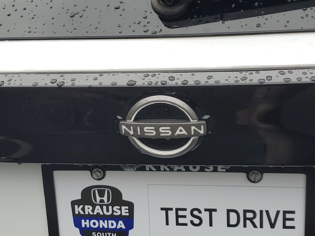 Used 2025 Nissan Kicks SV FWD image 9