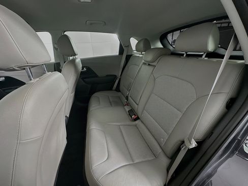 Used 2018 Kia Niro EX image 25