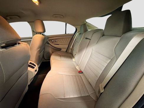 Used 2016 Ford Taurus SE FWD image 21