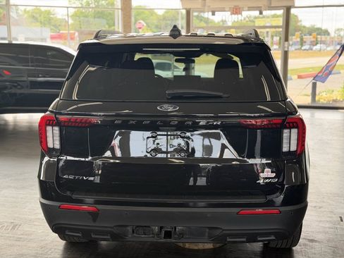 Used 2026 Ford Explorer Active AWD/4WD image 8