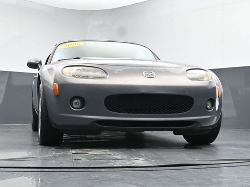 Used 2006 MAZDA MX-5 Miata Touring image 30