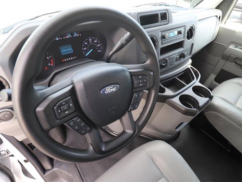 Used 2023 Ford E-350 and Econoline 350 Super Duty w/ Power Windows & Locks Group image 21