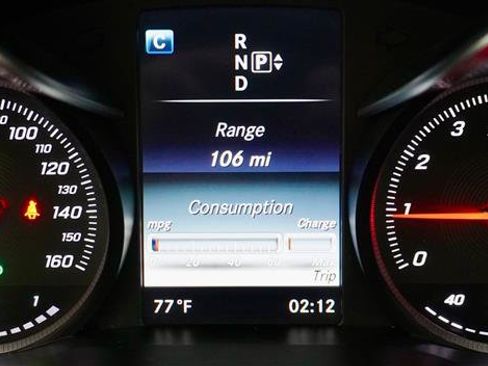 Used 2015 Mercedes-Benz C 300 4MATIC Sedan w/ Multimedia Package image 13