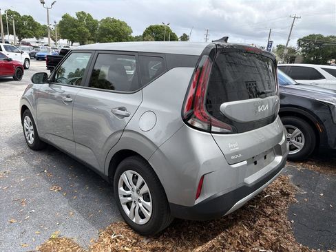 Used 2023 Kia Soul LX image 7