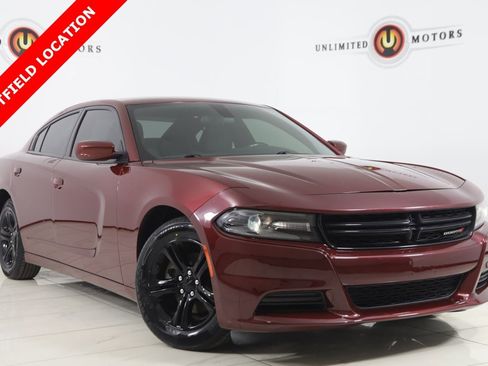 Used 2019 Dodge Charger SXT image 1