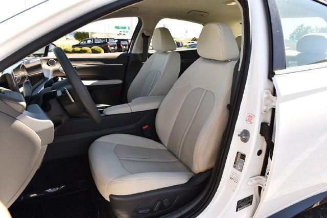 Used 2025 Hyundai Sonata SEL FWD image 19