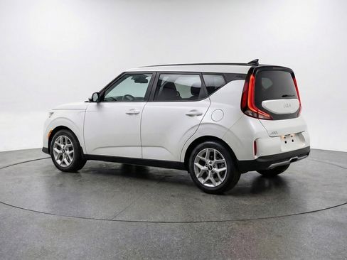 Used 2025 Kia Soul LX w/ LX Technology Package image 6