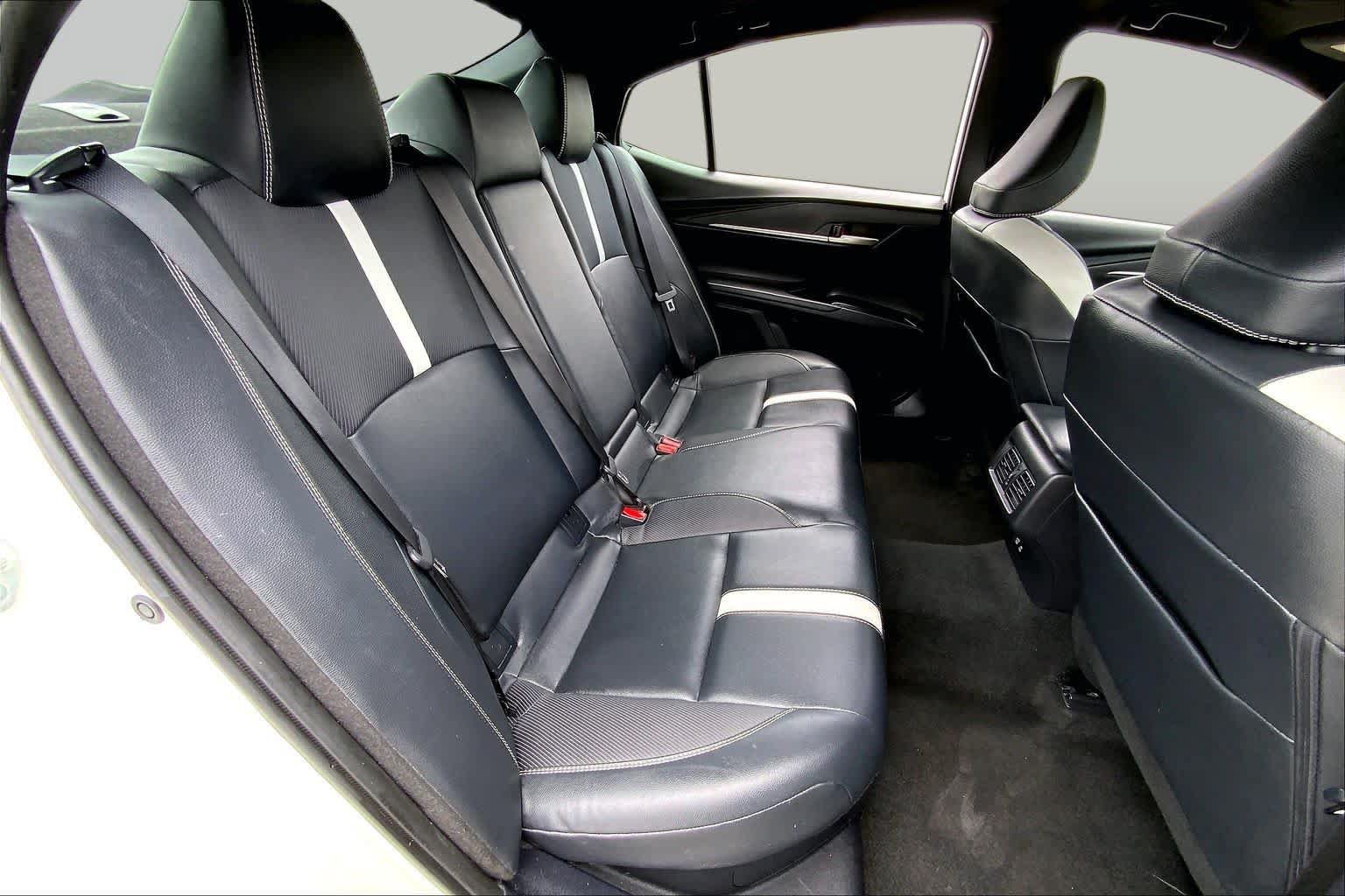 Used 2025 Toyota Camry SE FWD image 19
