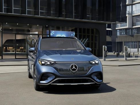 New 2026 Mercedes-Benz EQE 320 4MATIC SUV image 8
