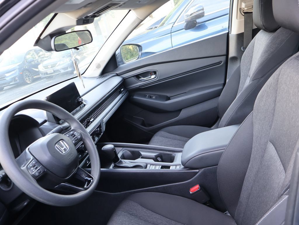 Used 2024 Honda Accord EX image 11