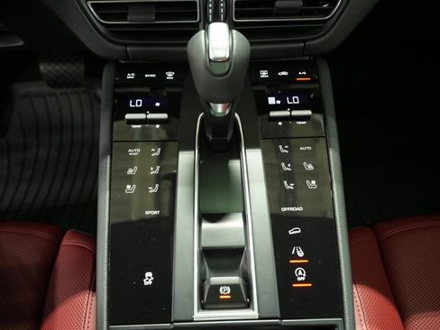 New 2025 Porsche Macan image 23